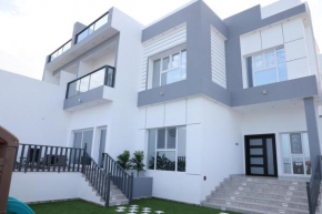 Sea View Chalet Al Ashkharah